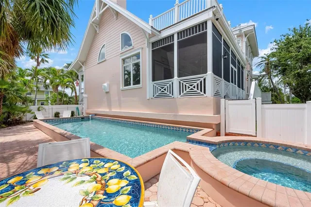 $2,799,000 | 512 77th Street, Holmes Beach, FL 34217