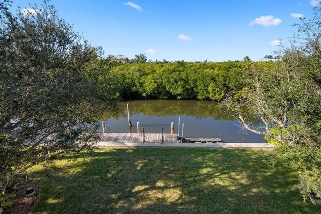 $2,799,000 | 512 77th Street, Holmes Beach, FL 34217