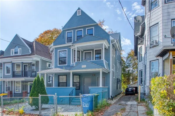 $1,300 | 247 Willow Street, Waterbury, CT 06710