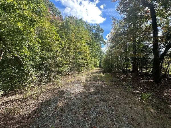 $925,000 | 8410 Linville Road, Oak Ridge, NC 27310