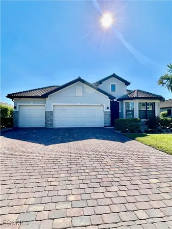 $8,900 | 3425 Hampton Boulevard, Fort Myers, FL 33905