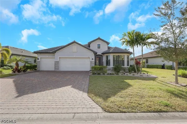 $4,900 | 3425 Hampton Boulevard, Fort Myers, FL 33905