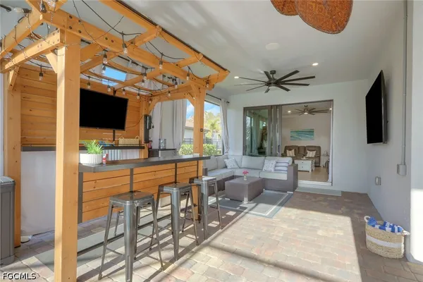 $4,900 | 3425 Hampton Boulevard, Fort Myers, FL 33905