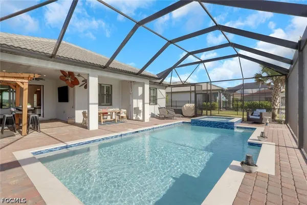 $4,900 | 3425 Hampton Boulevard, Fort Myers, FL 33905