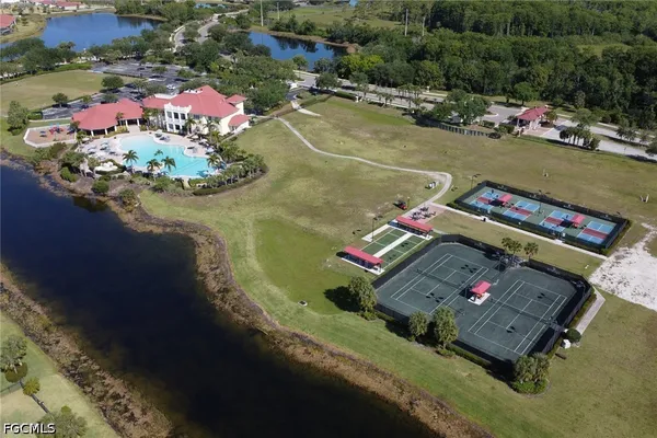 $4,900 | 3425 Hampton Boulevard, Fort Myers, FL 33905