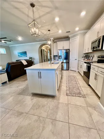 $8,900 | 3425 Hampton Boulevard, Fort Myers, FL 33905