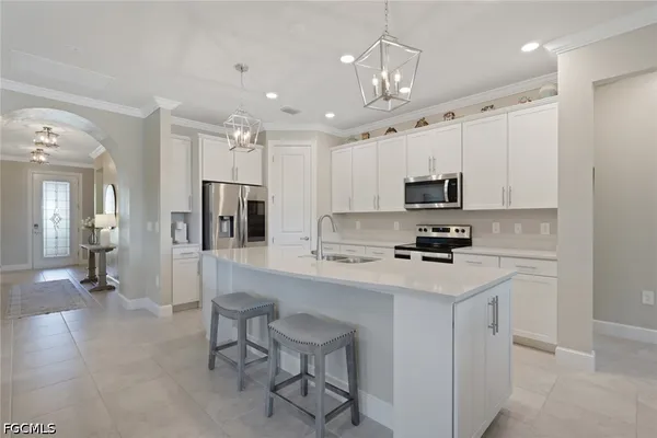 $4,900 | 3425 Hampton Boulevard, Fort Myers, FL 33905