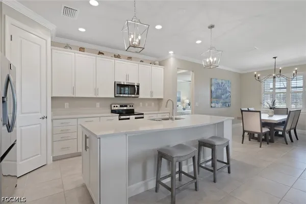 $4,900 | 3425 Hampton Boulevard, Fort Myers, FL 33905
