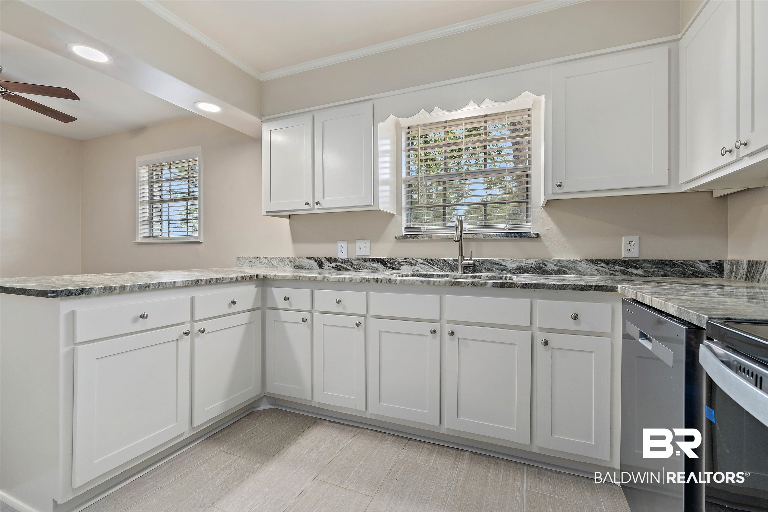 17 Lee Circle Spanish Fort, AL 36527 - Photo 12 of 28