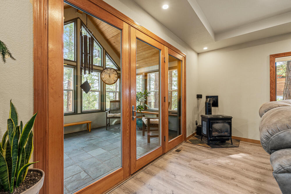 11427 Kestrel Road Klamath Falls, OR 97601 - Photo 24 of 60 11427KestrelRd.-Interiors-19