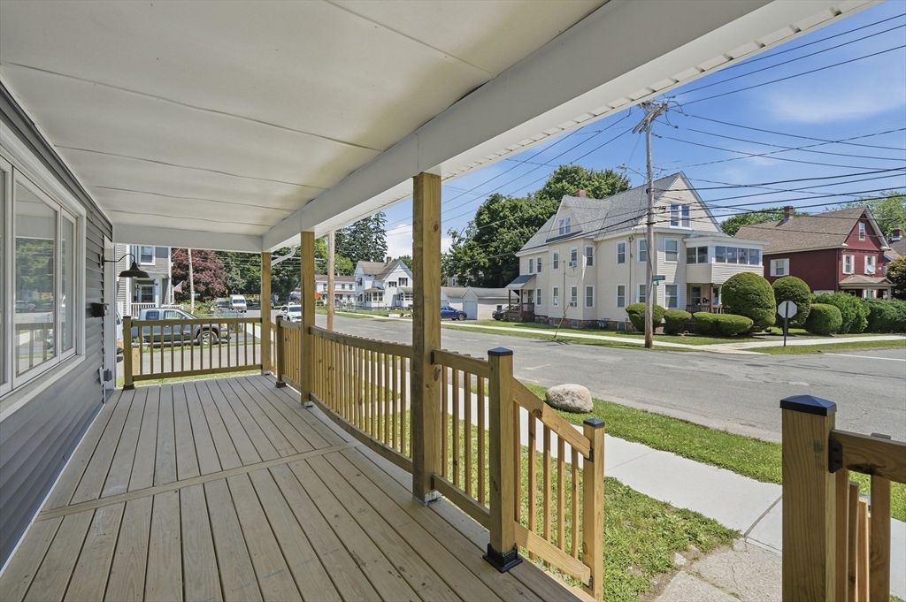 28 Shepard Street Westfield, MA 01085 - Photo 2 of 37