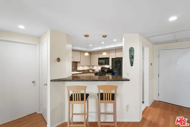 $729,900 | 8160 Manitoba Street, Unit 113, Playa del Rey, CA 90293