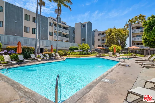 $729,900 | 8160 Manitoba Street, Unit 113, Playa del Rey, CA 90293