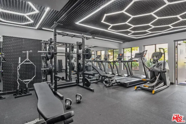 $729,900 | 8160 Manitoba Street, Unit 113, Playa del Rey, CA 90293