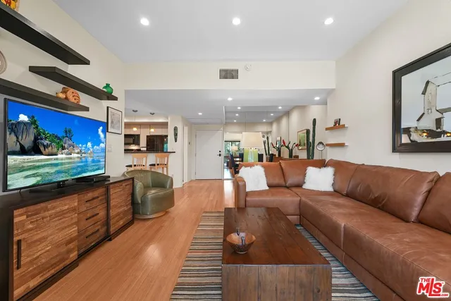 $729,900 | 8160 Manitoba Street, Unit 113, Playa del Rey, CA 90293