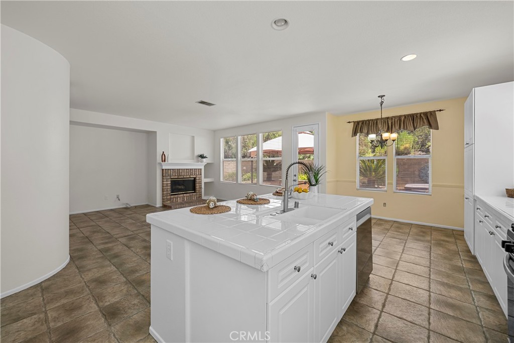 28454 Cascade Road Castaic, CA 91384 - Photo 13 of 56