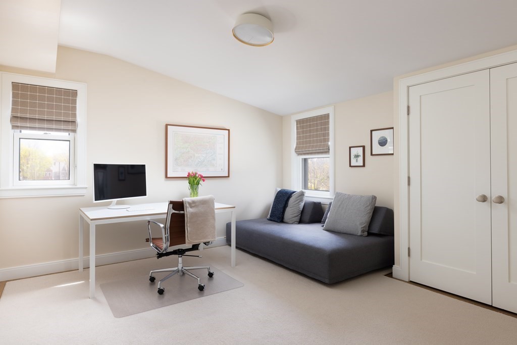 32 Kent Square, Unit 2 Brookline, MA 02446 - Photo 16 of 21 Gallery Image 16