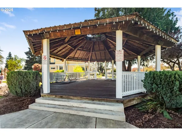 $559,900 | 51094 Southwest Amsterdam Lane, Scappoose, OR 97056