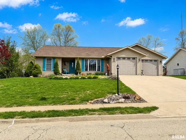 $235,000 | 136 Elmridge Circle, East Peoria, IL 61611