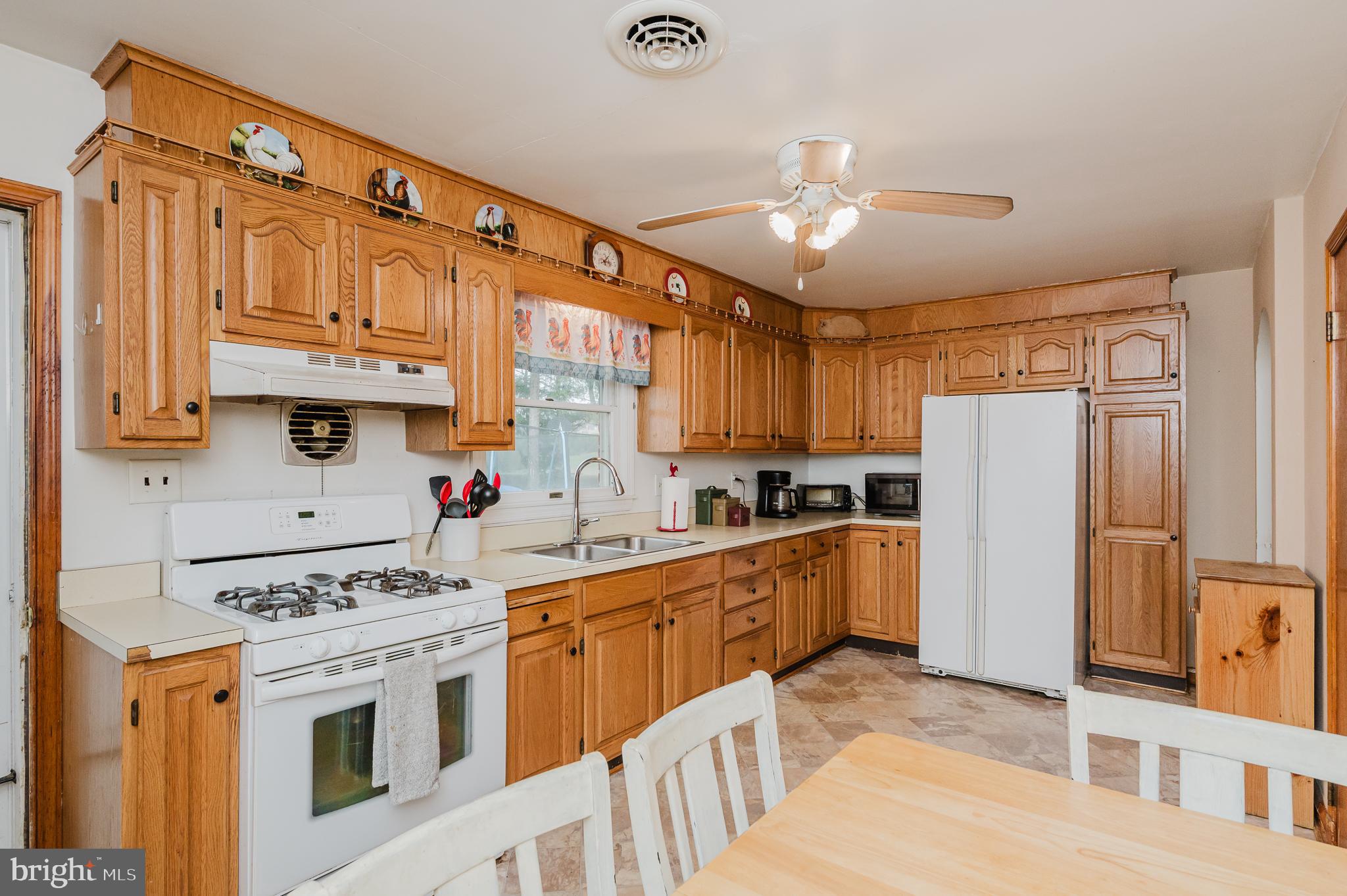4448 Fawn Grove Road Street, MD 21154 - Photo 5 of 41 Eat-in Kitchen
