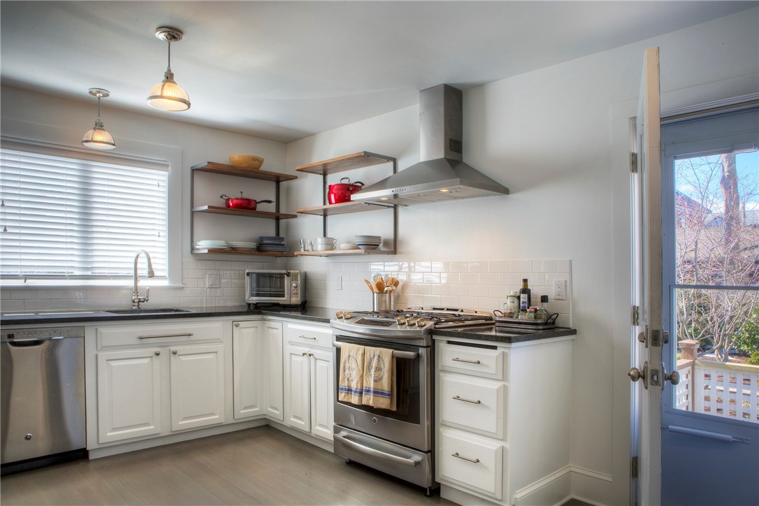 96 3rd Street Newport, RI 02840 - Photo 13 of 27