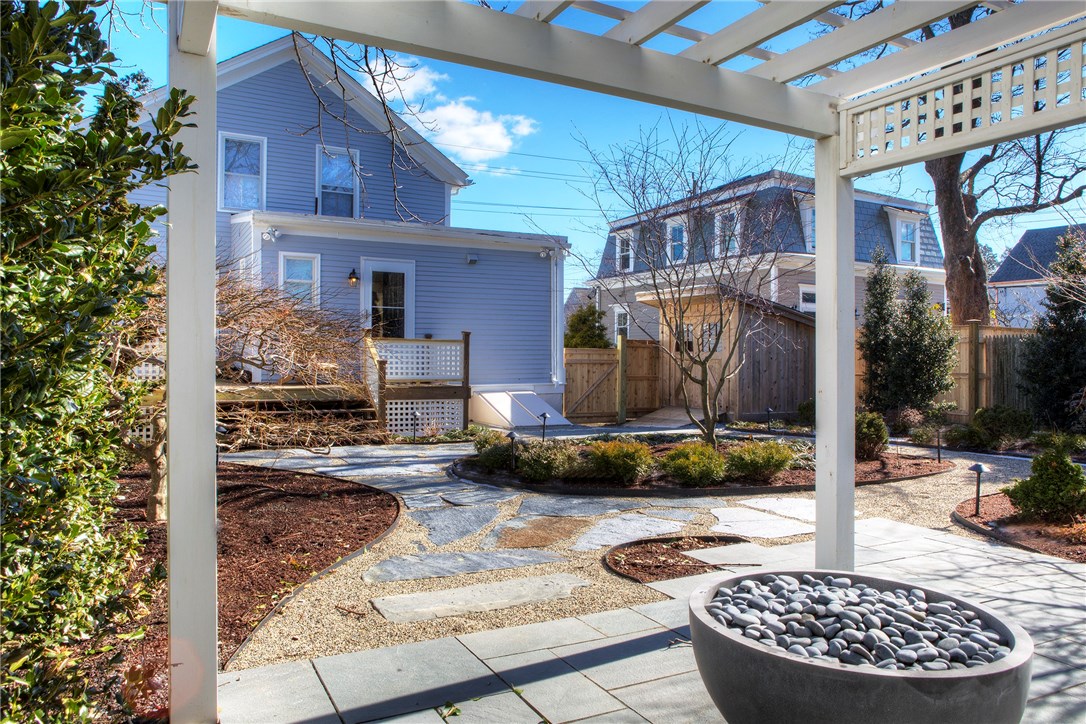 96 3rd Street Newport, RI 02840 - Photo 2 of 27