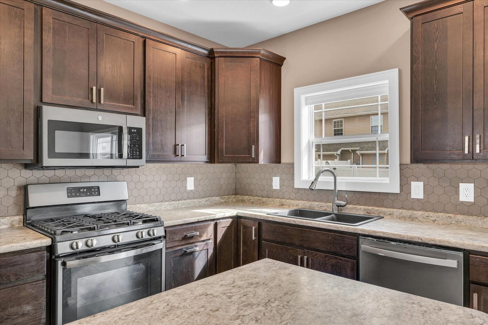 3409 Boulder Ridge Drive Champaign, IL 61822 - Photo 12 of 40 Gallery Image 12