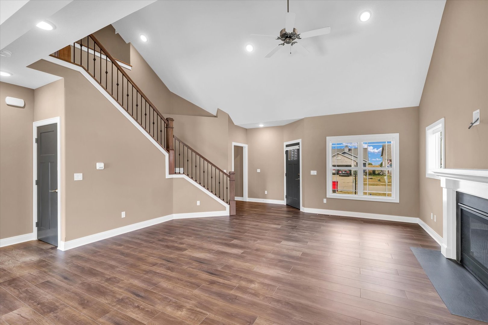 3409 Boulder Ridge Drive Champaign, IL 61822 - Photo 4 of 40 Gallery Image 4