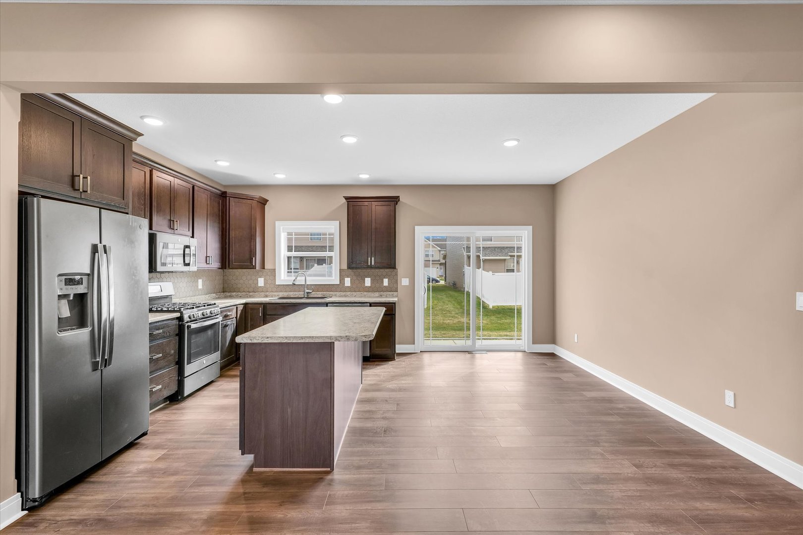 3409 Boulder Ridge Drive Champaign, IL 61822 - Photo 8 of 40 Gallery Image 8