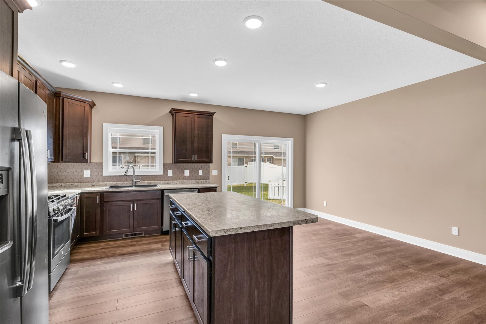 3409 Boulder Ridge Drive Champaign, IL 61822 - Photo 9 of 40 Gallery Image 9
