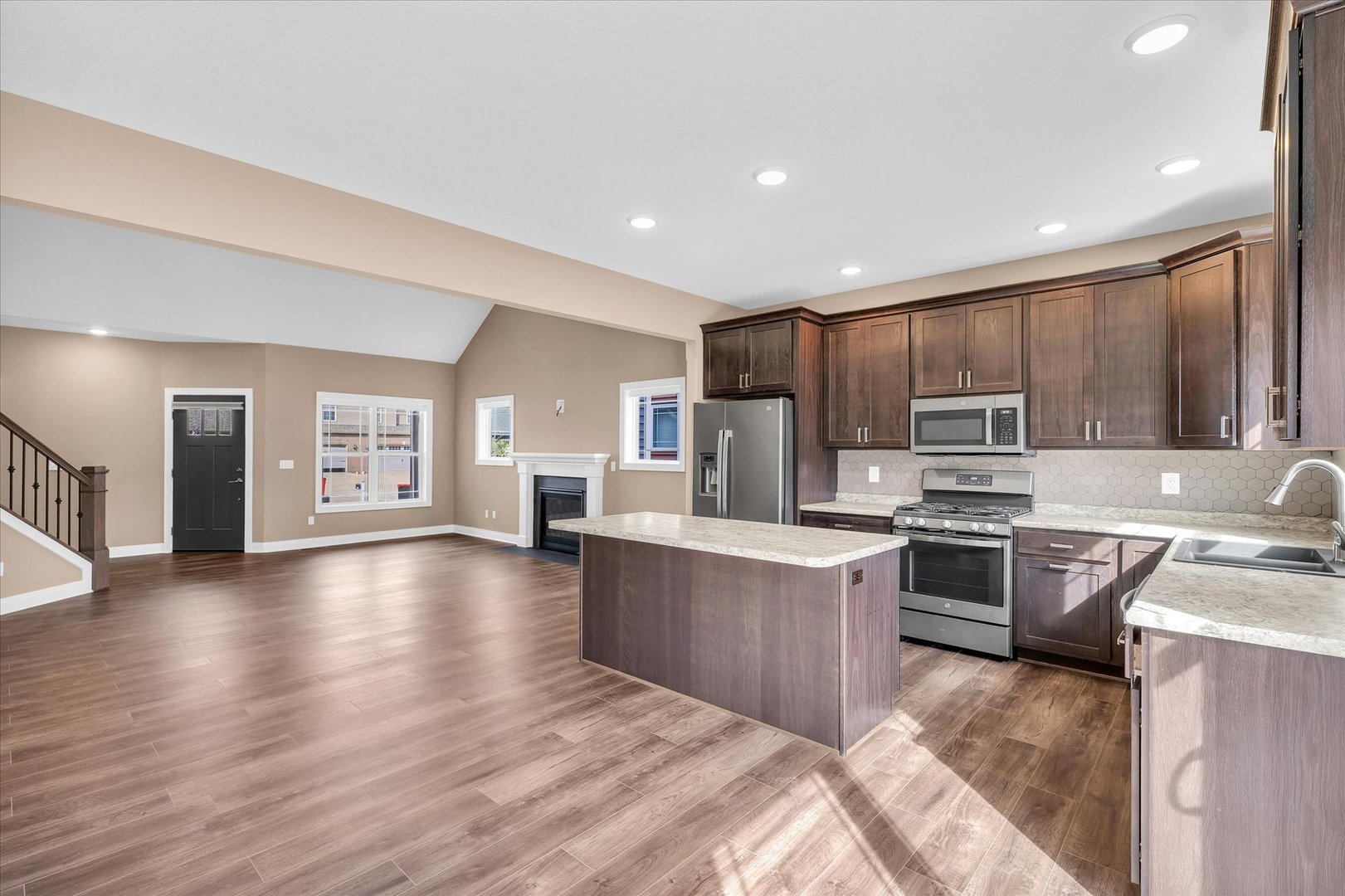 3409 Boulder Ridge Drive Champaign, IL 61822 - Photo 10 of 40 Gallery Image 10