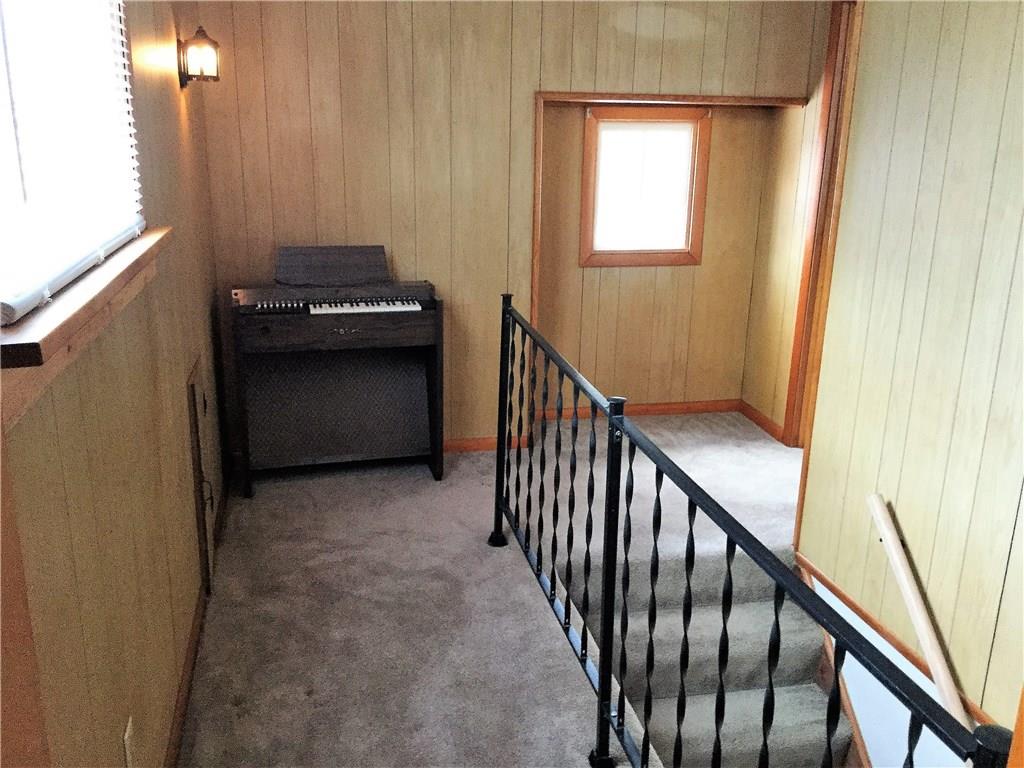 247 Highland View Road New Castle, PA 16101 - Photo 12 of 21 Upstairs Hallway