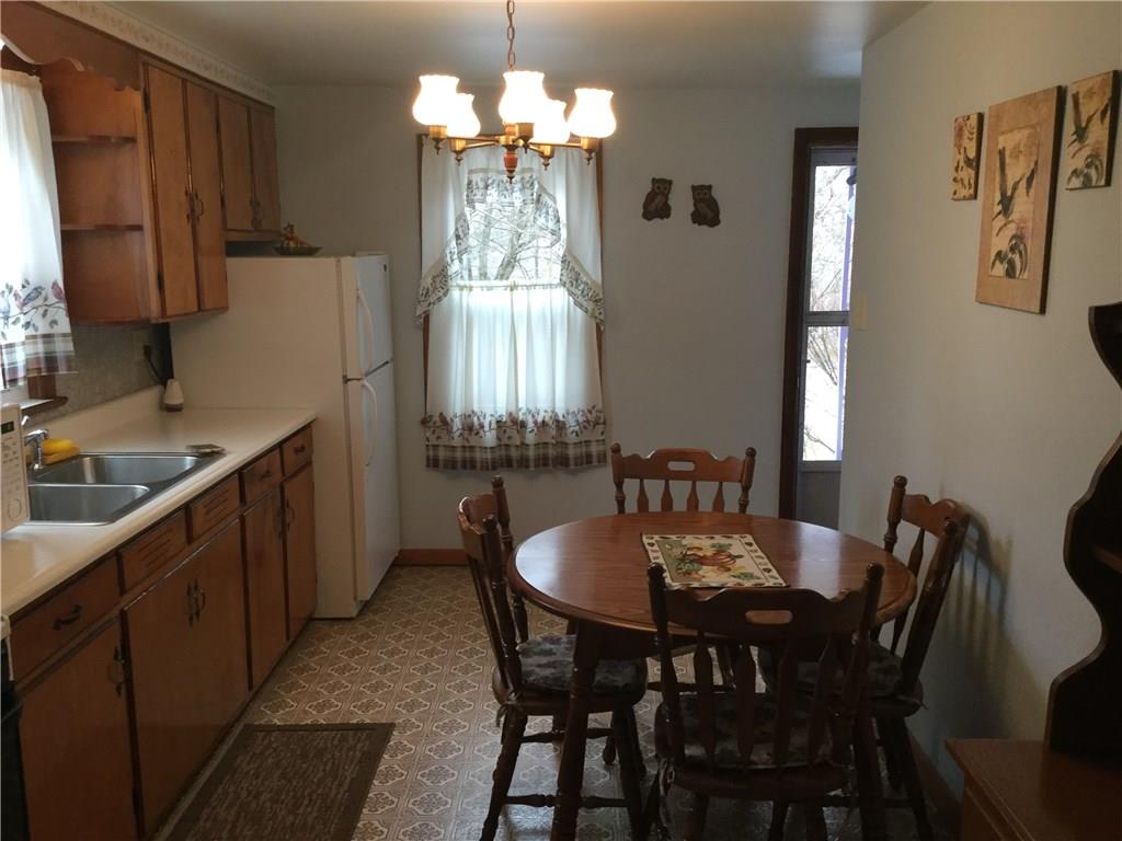 247 Highland View Road New Castle, PA 16101 - Photo 4 of 21 Eat In Kitchen