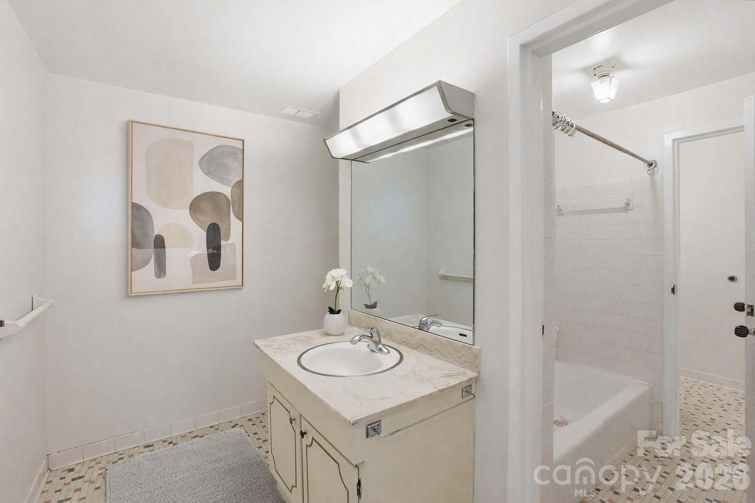 1300 Reece Road, Unit 312 Charlotte, NC 28209 - Photo 7 of 22