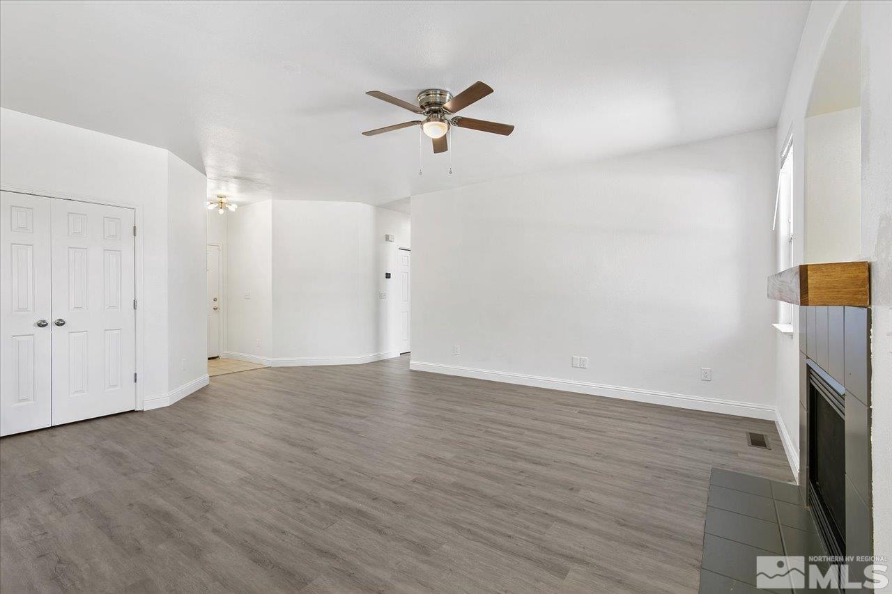9810 Silver Desert Way Reno, NV 89506 - Photo 7 of 30 Photo 7