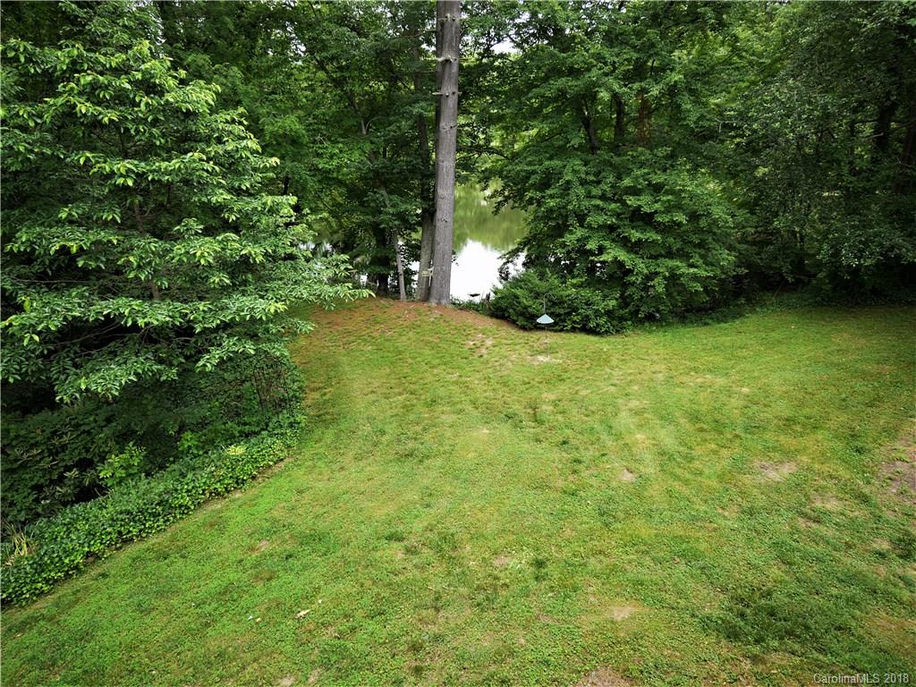 28 Country Road Hendersonville, NC 28791 - Photo 11 of 33 Gallery Image 11
