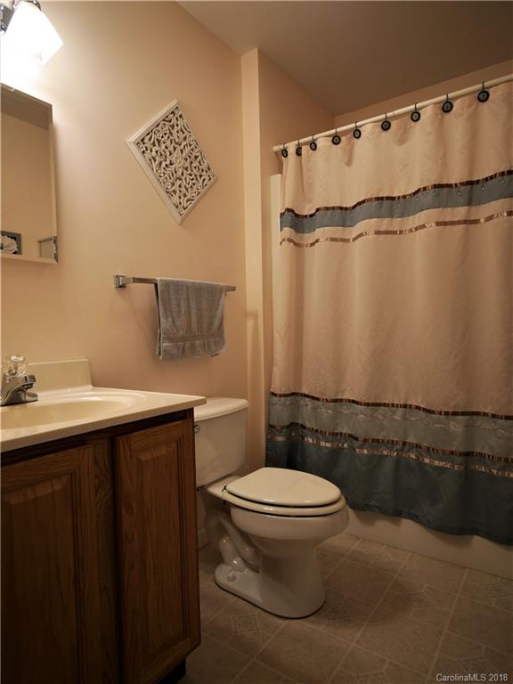 28 Country Road Hendersonville, NC 28791 - Photo 14 of 33 Gallery Image 14
