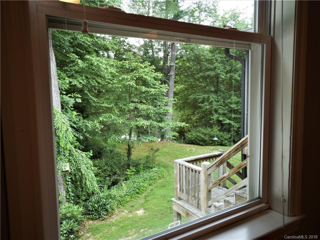 28 Country Road Hendersonville, NC 28791 - Photo 16 of 33 Gallery Image 16