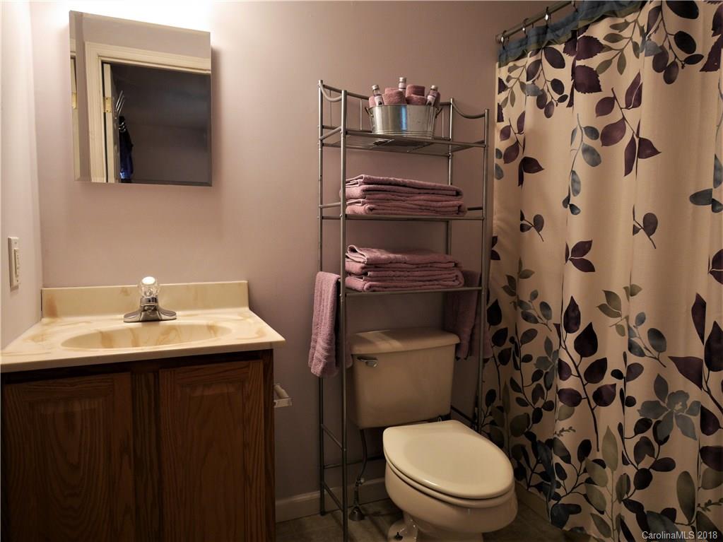 28 Country Road Hendersonville, NC 28791 - Photo 17 of 33 Gallery Image 17