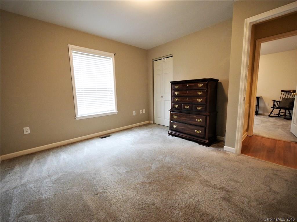 28 Country Road Hendersonville, NC 28791 - Photo 19 of 33 Gallery Image 19