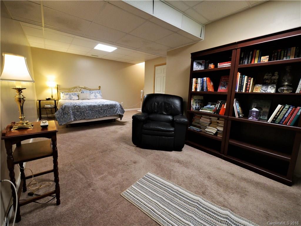 28 Country Road Hendersonville, NC 28791 - Photo 20 of 33 Gallery Image 20