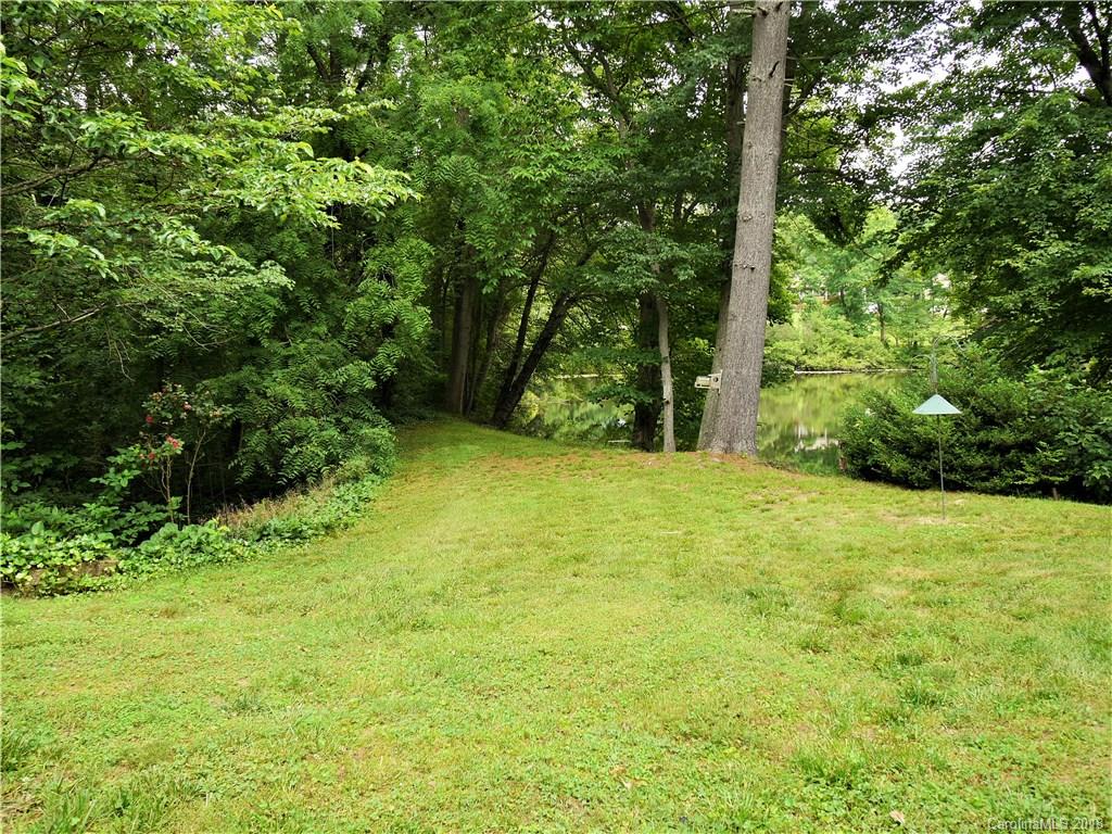 28 Country Road Hendersonville, NC 28791 - Photo 27 of 33 Gallery Image 27