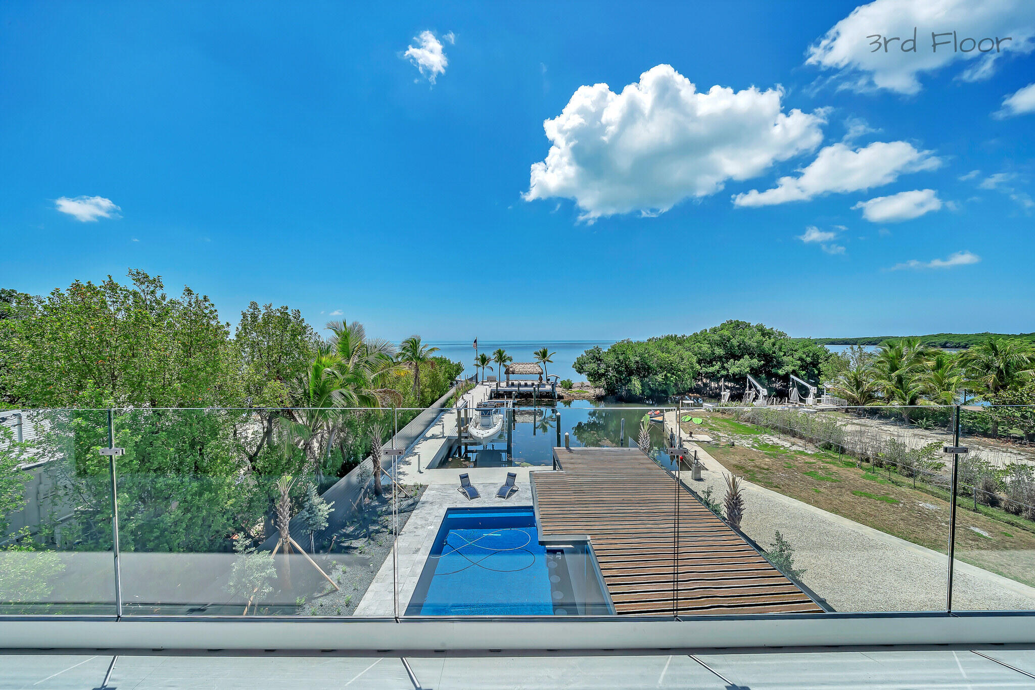16 Seaside Avenue Key Largo, FL 33037 - Photo 2 of 64 24 Balcony (1)