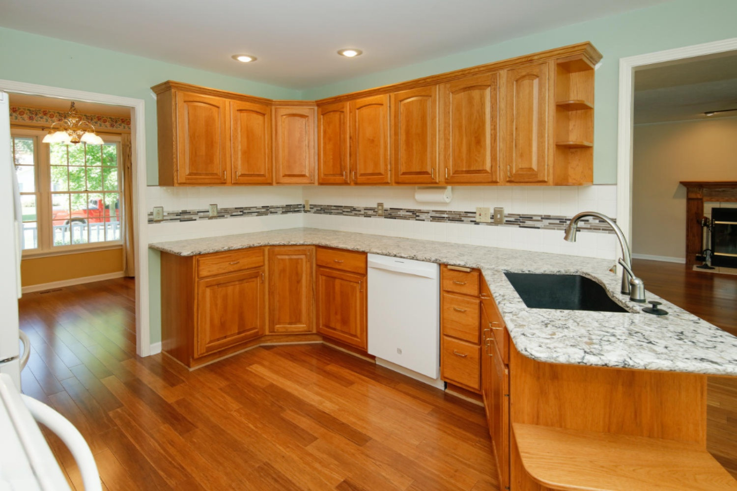 814 Stafford Road Kalamazoo, MI 49006 - Photo 10 of 30 814 Stafford Rd-110