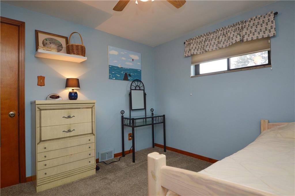 109 Thorncrest Drive McKees Rocks, PA 15136 - Photo 19 of 37 a bedroom with a bed and a desk