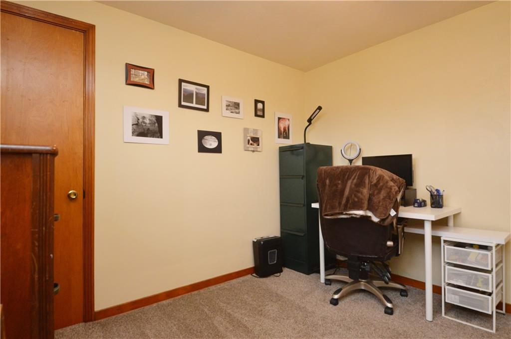 109 Thorncrest Drive McKees Rocks, PA 15136 - Photo 24 of 37 a workspace with furniture and lamp