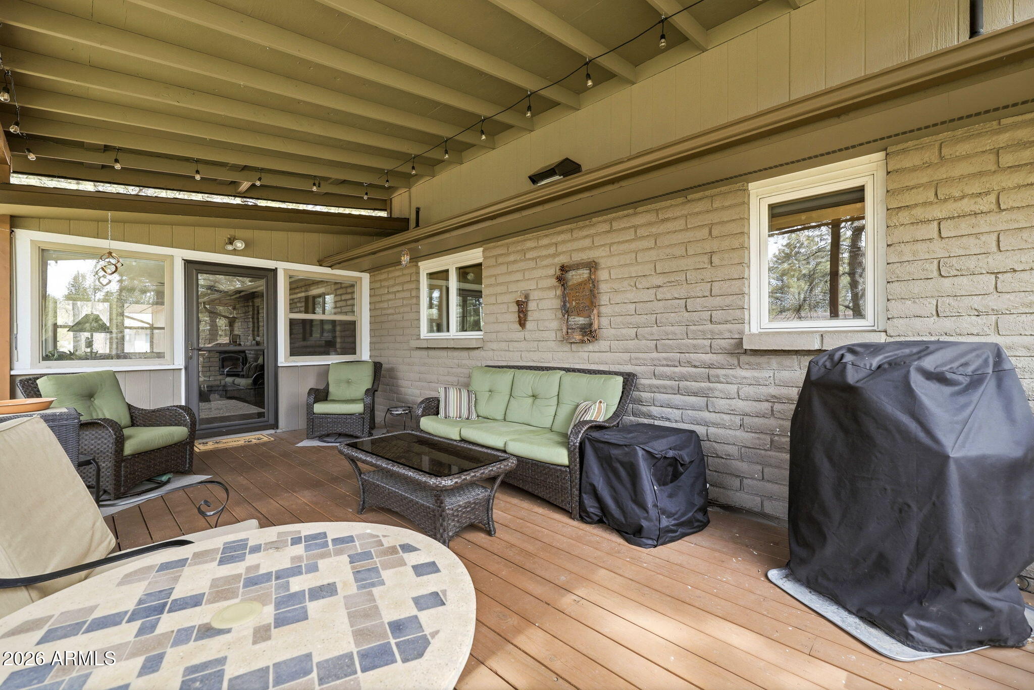 233 East Turkey Track Lane Pinetop, AZ 85935 - Photo 40 of 59 a view of a livingroom with furniture