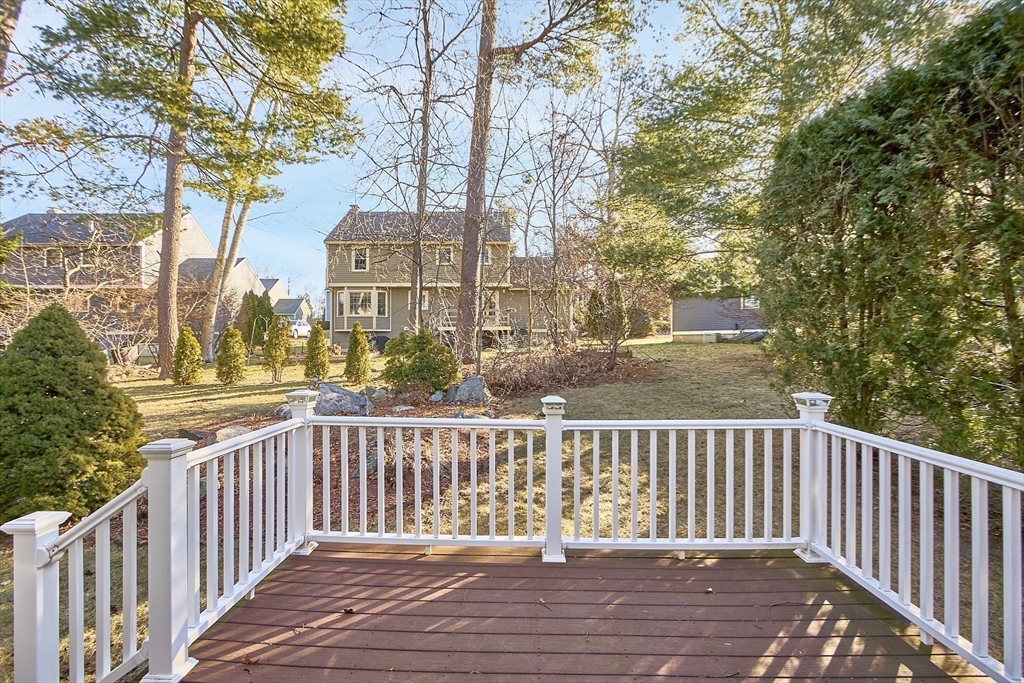 92 Stonegate Road, Unit 92 Chelmsford, MA 01824 - Photo 24 of 32 a view of a street from a balcony