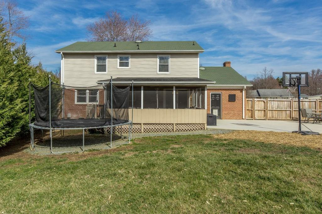 2038 Fox Run Road Burlington, NC 27215 - Photo 33 of 36 Gallery Image 33