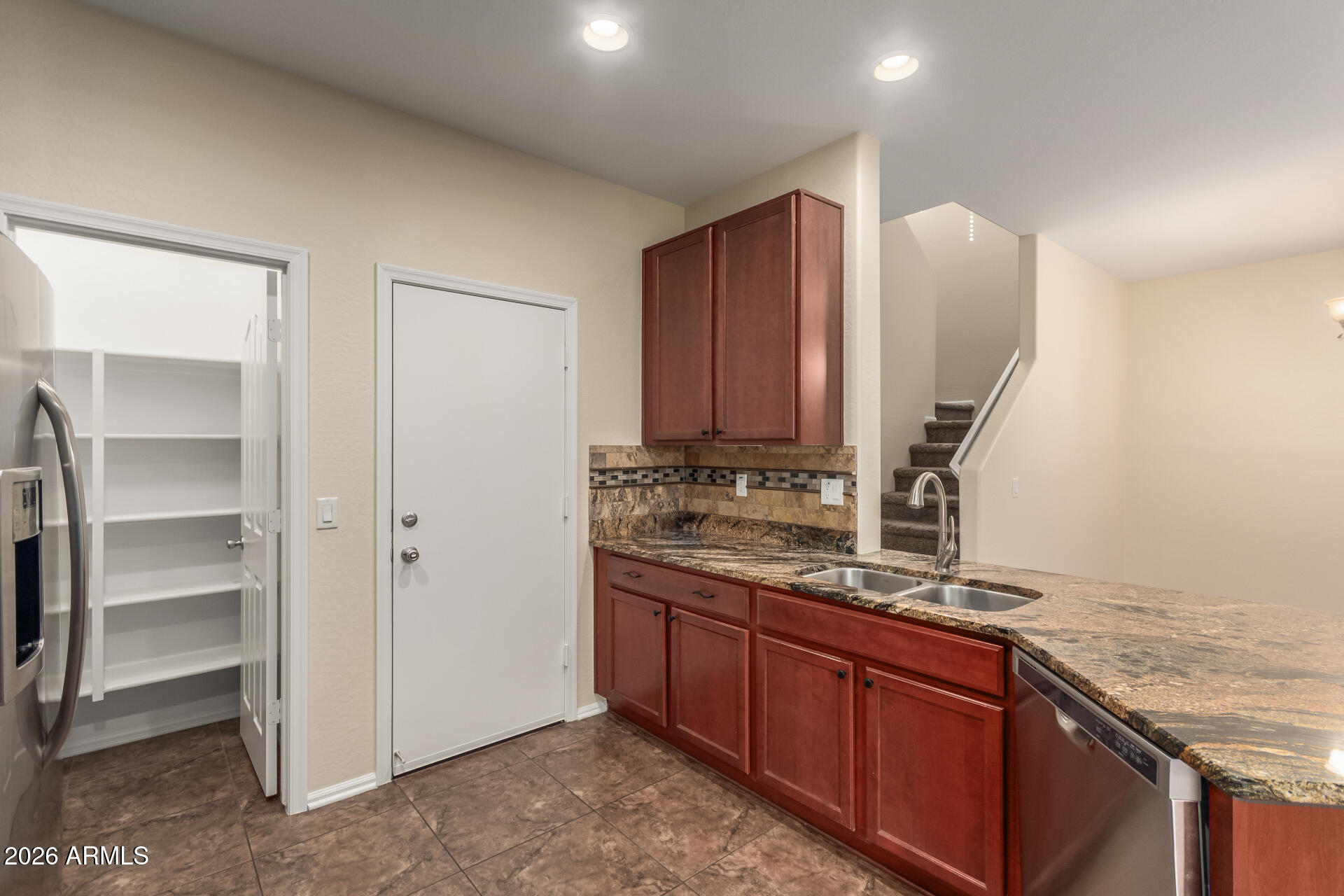 883 South Pheasant Drive Gilbert, AZ 85296 - Photo 8 of 29 14 - Pheasant